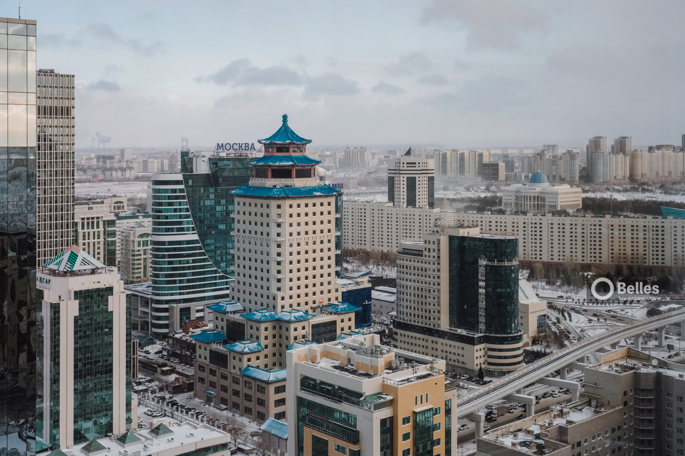Столицу сковал гололёд: акимат Астаны обратился к жителям с предупреждением