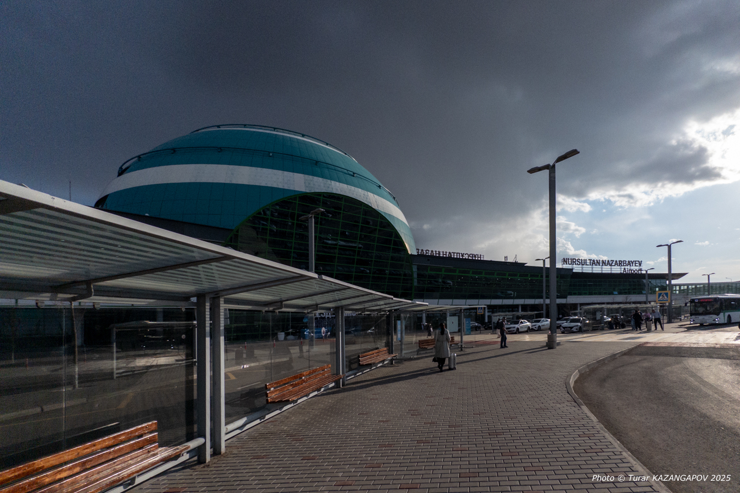 Буран сбил расписание: в аэропорту Астаны задерживают и отменяют рейсы