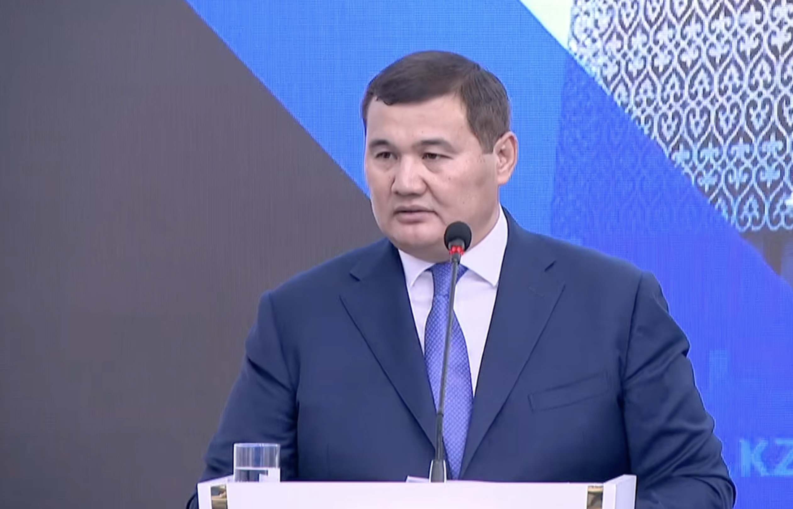 Аким Кызылординской области отказался отвечать на вопрос о Назарбаеве