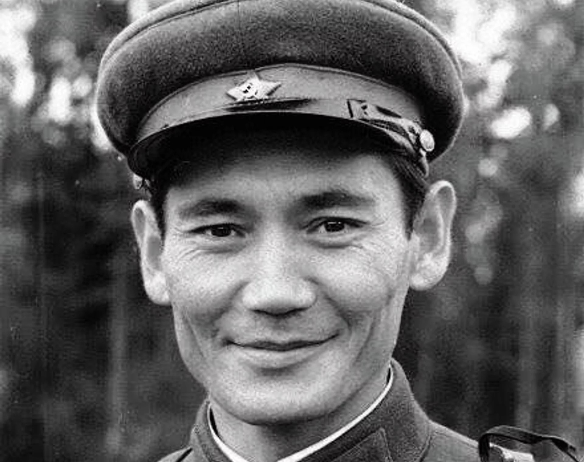 Токаев присвоил Бауыржану Момышулы звание «Халық қаһарманы»