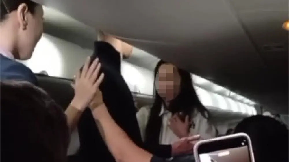 Пьяный дебош на рейсе Астана - Новосибирск закончился судом: пассажирку наказали