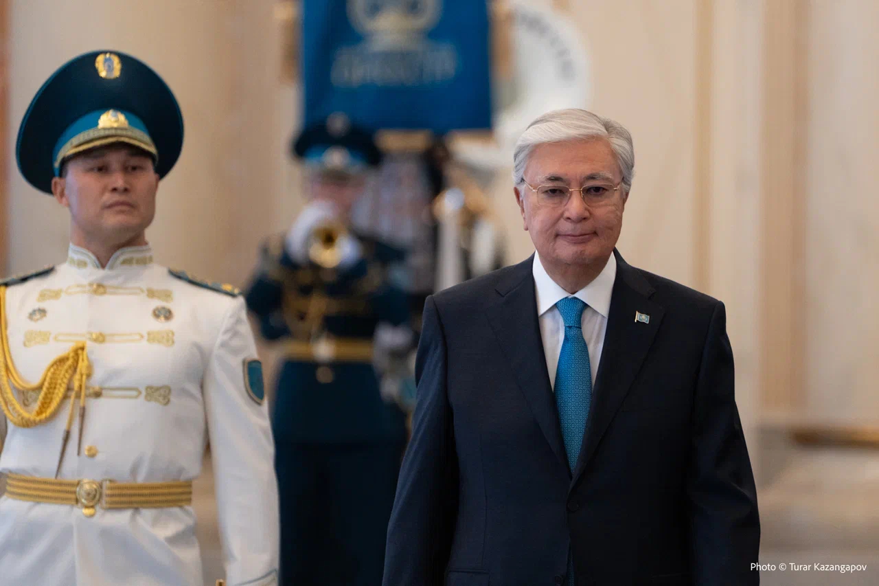 Токаев поздравил казахстанцев с Днем независимости
