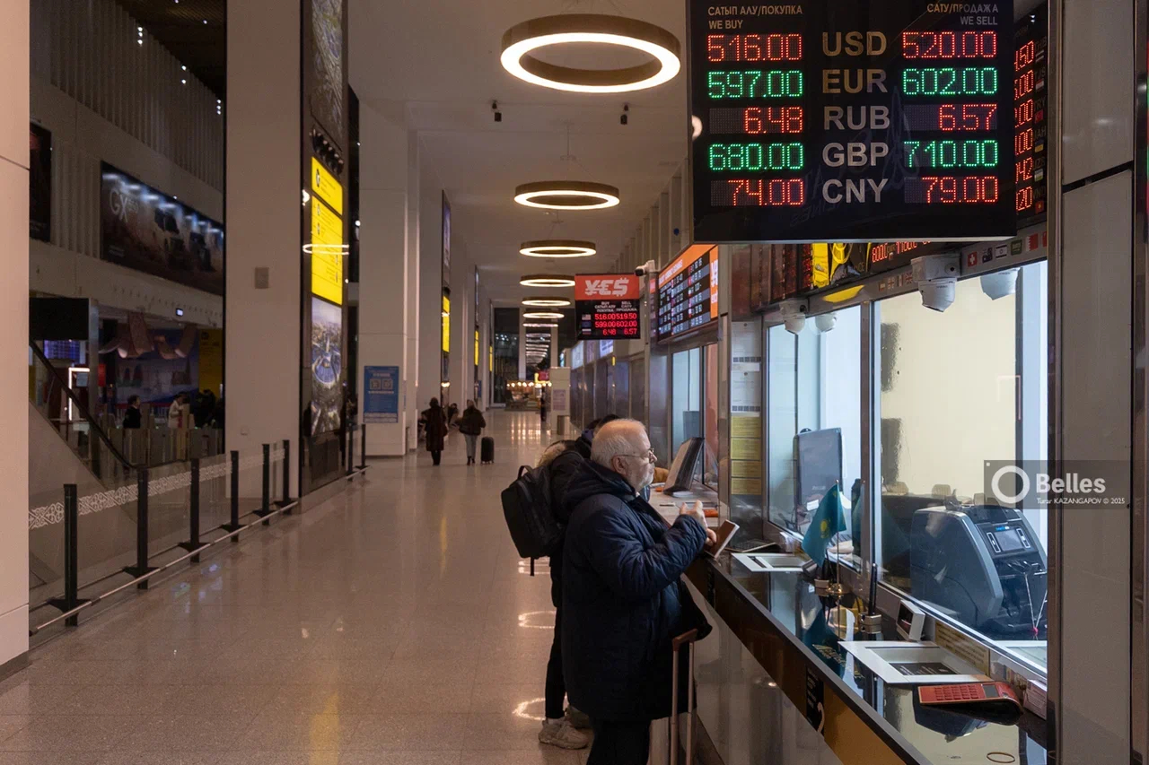 Банки под шквалом жалоб: казахстанцы обращаются к регулятору в пять раз чаще, чем на коллекторов