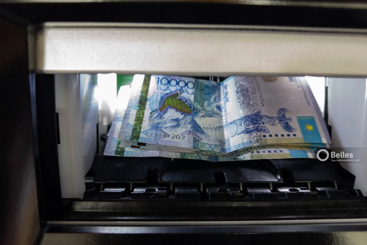 Копить на жильё в Казахстане разрешили через частные банки