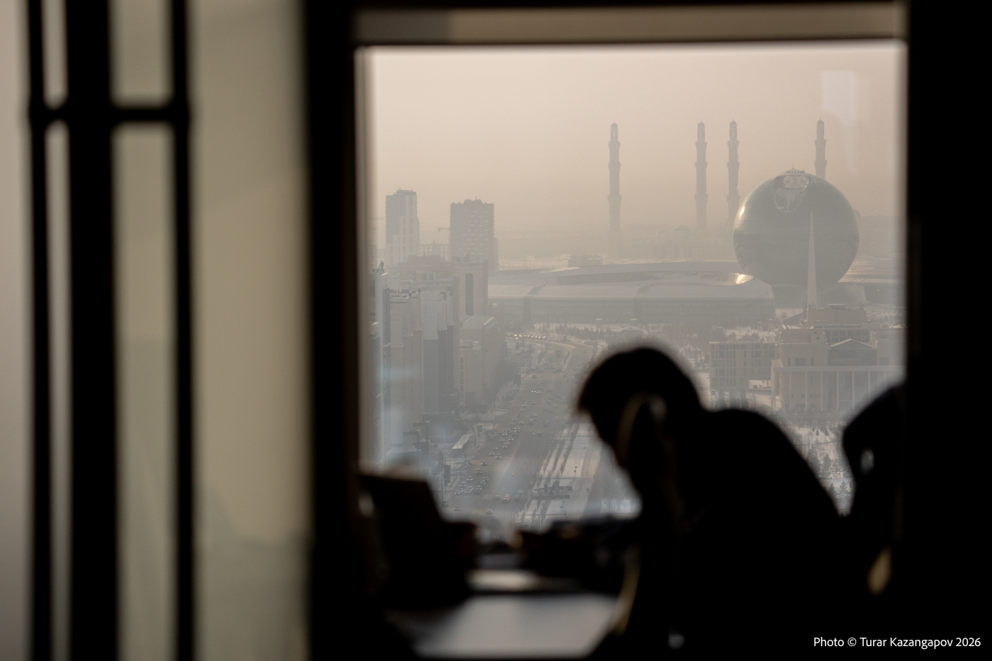 Астана снова задыхается под плотным смогом