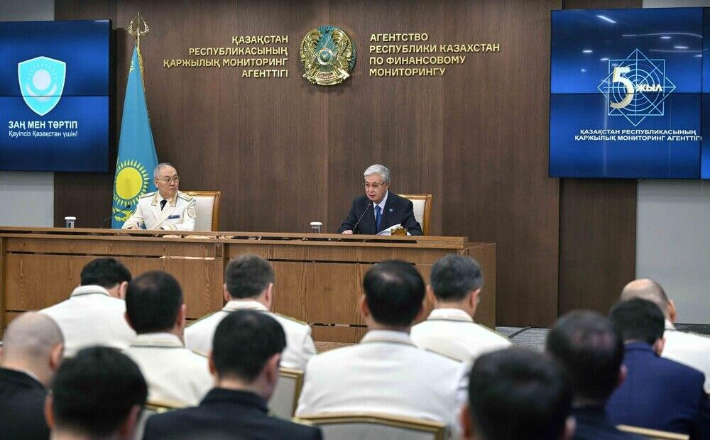 Через казахстанский банк за год провели свыше 7 триллионов тенге — Токаев потребовал навести порядок