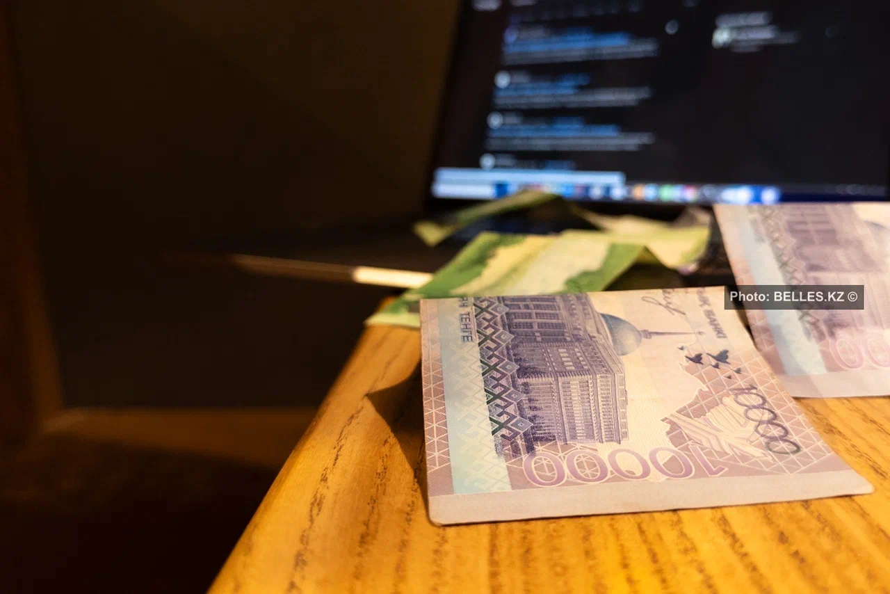 Мошенники повесили кредиты на малоимущих и инвалидов на 240 миллионов тенге