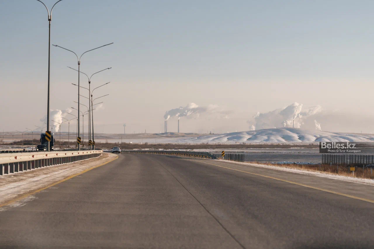 Трассы в нескольких регионах Казахстана закрыли из-за непогоды