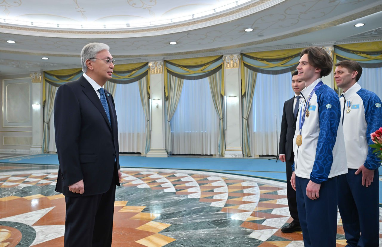 Токаев наградил олимпийского чемпиона Михаила Шайдорова в Акорде