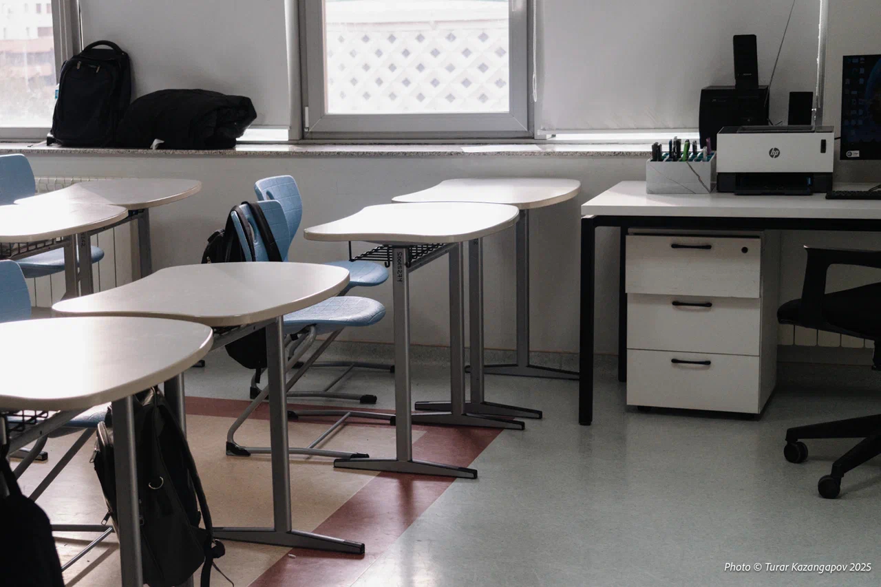 Школы Астаны частично перешли на дистанционку из-за гололёда