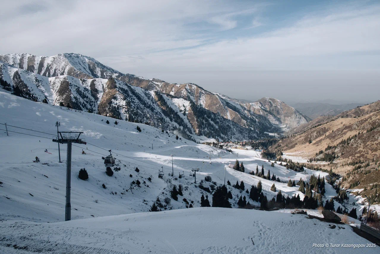 МЧС предупредило о высокой лавинной опасности в горах возле Алматы