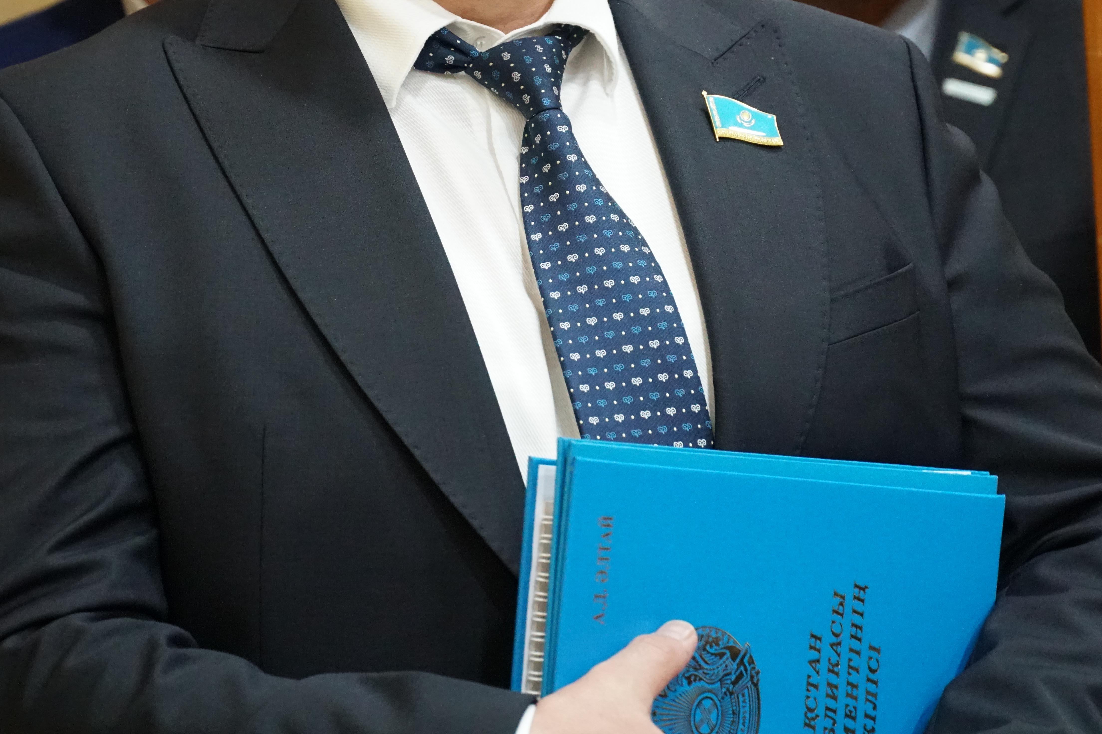 Ашимбаев поддержал появление новых политических партий в Казахстане