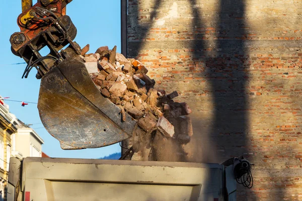 В Алматы снесут ЖК с проданными квартирами