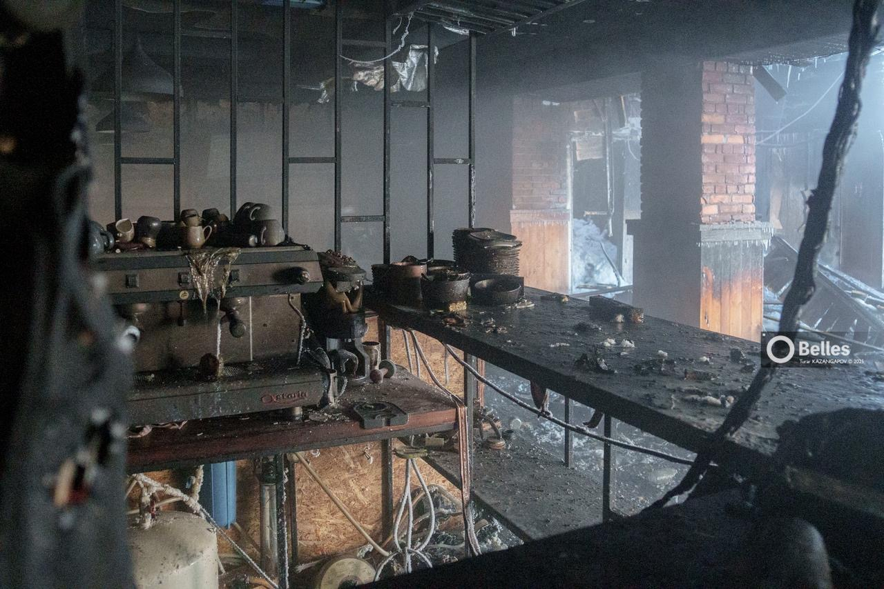 «Выбегали без волос и босиком»: очевидец рассказал о первых минутах после взрыва в кафе Щучинска