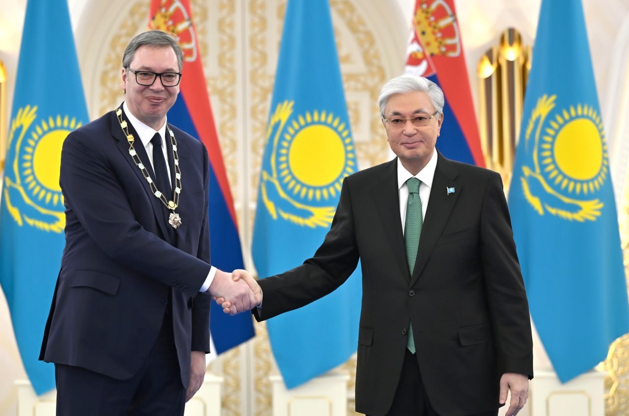 Токаев наградил президента Сербии высшей госнаградой Казахстана