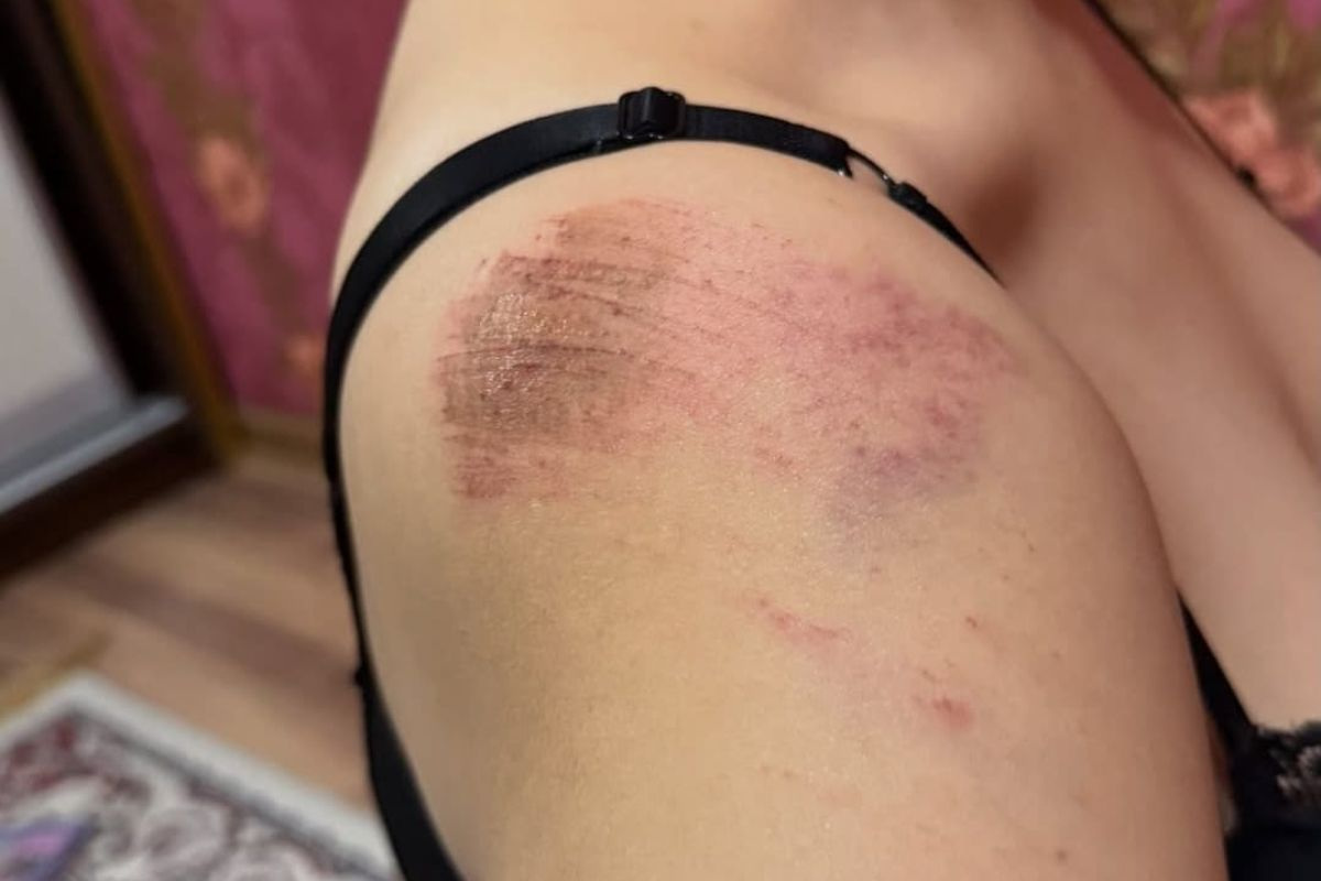 В Атырау вынесли приговор женщинам за избиение блогера на кладбище