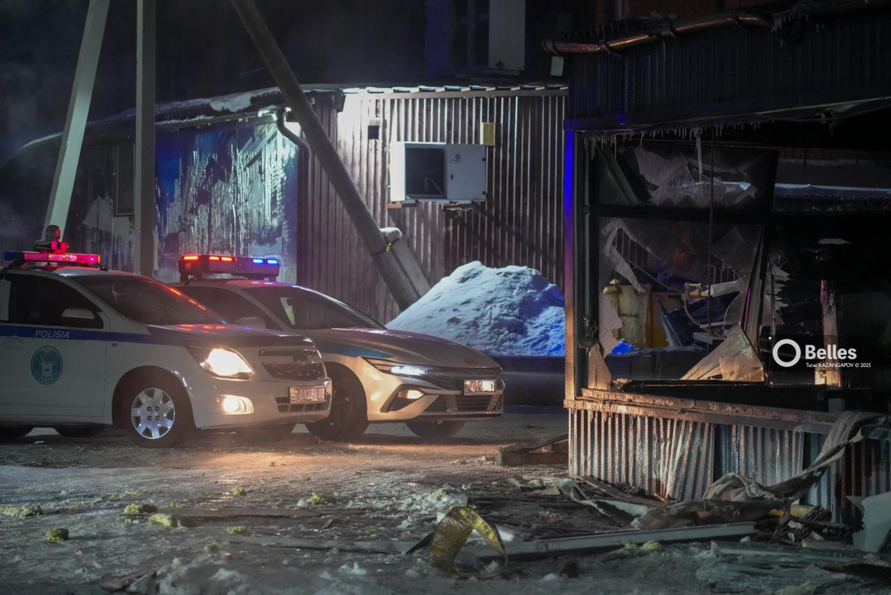 Семь человек погибли при взрыве в кафе, возбуждено уголовное дело