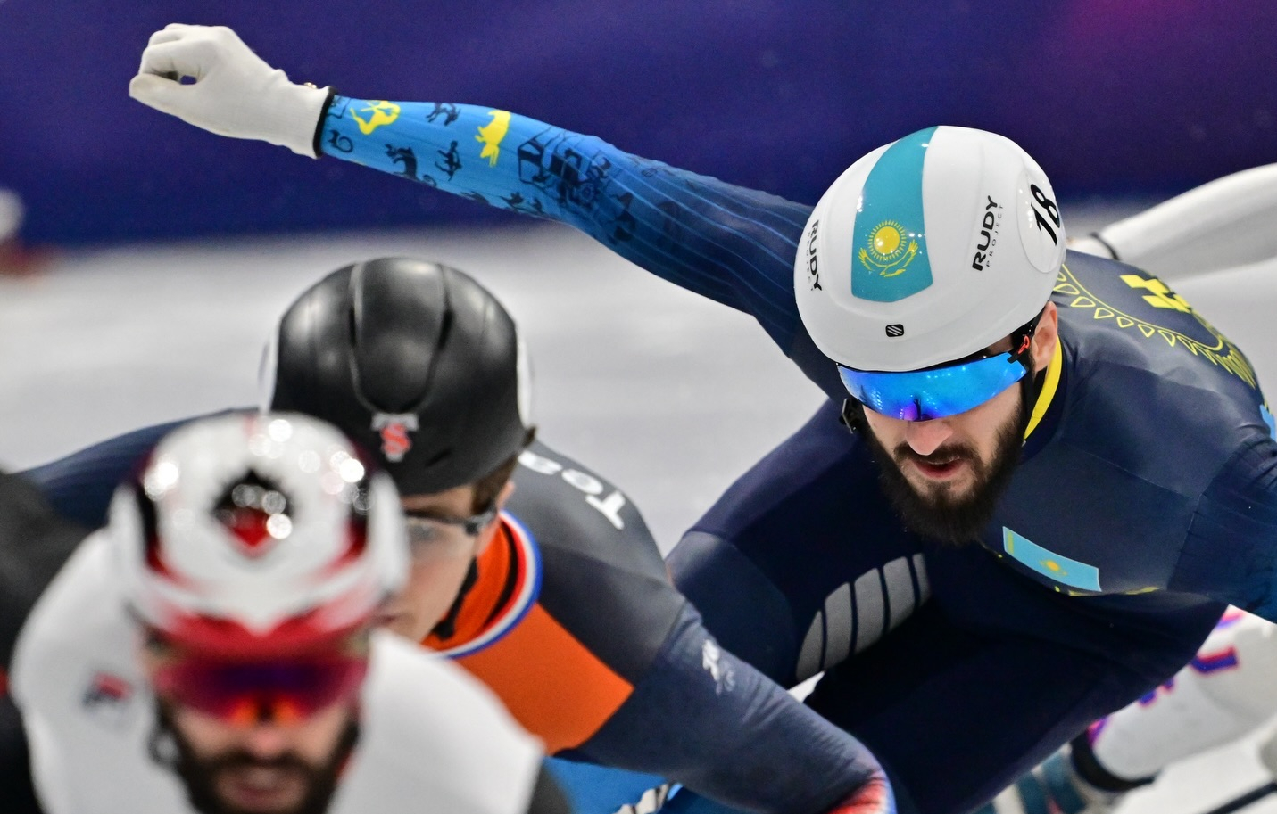 Казахстан сохраняет шансы на медаль Никиша в полуфинале Ажигалиев выбыл