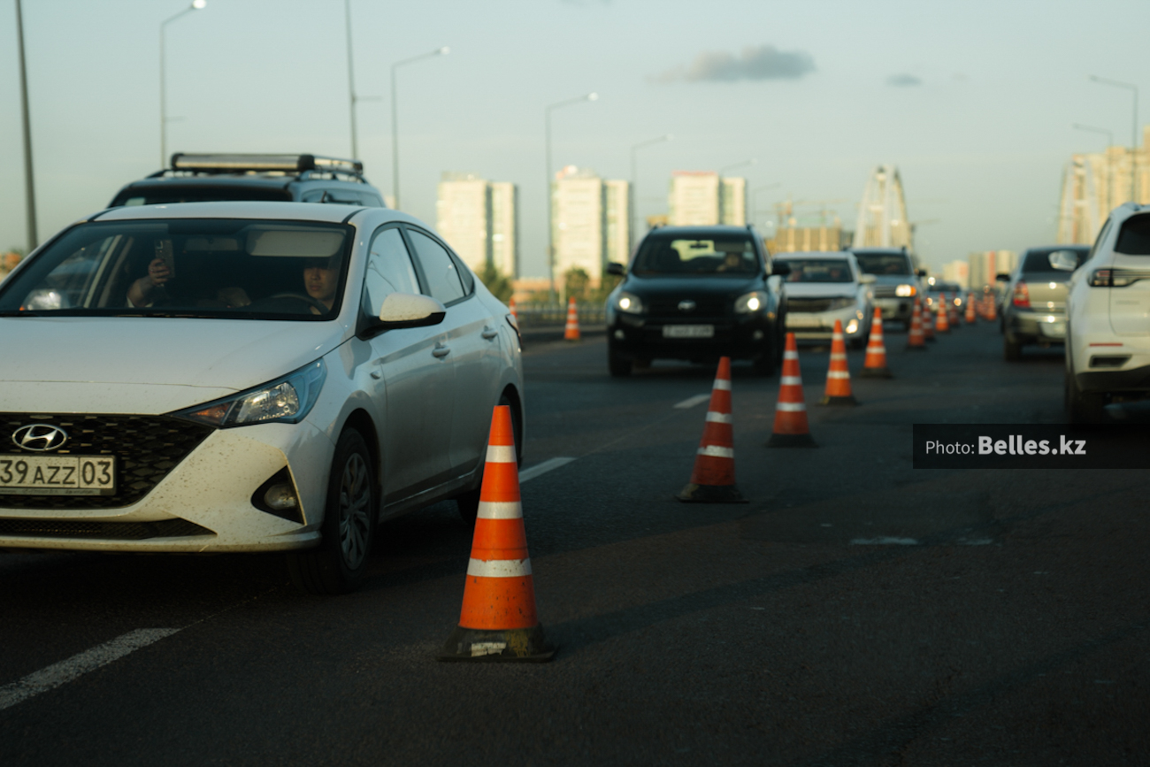 Просроченный ремонт назвали главной причиной ям на дорогах Казахстана