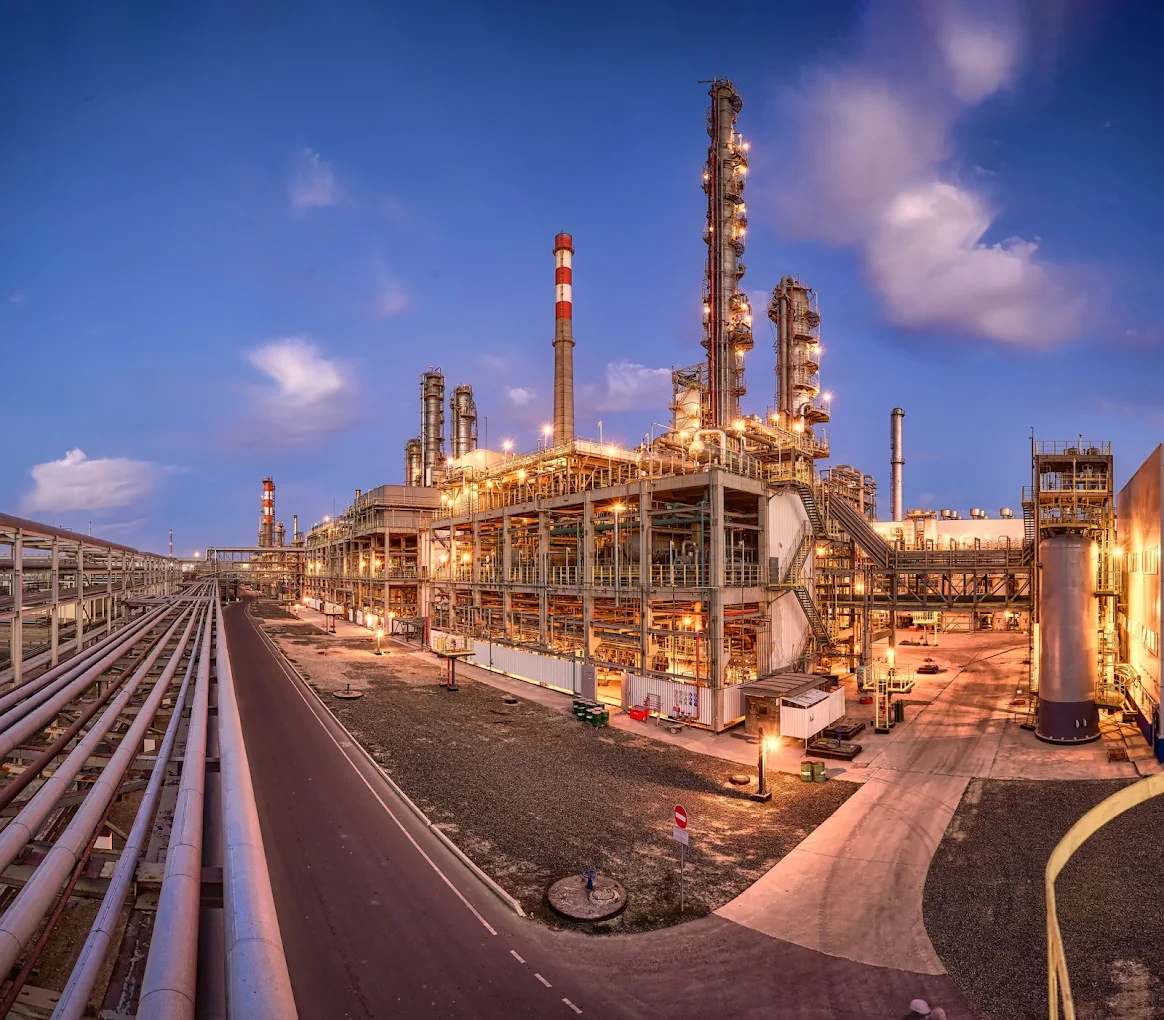 Нефтеперерабатывающий завод оштрафовали на 6,9 млн тенге после жалоб на запах