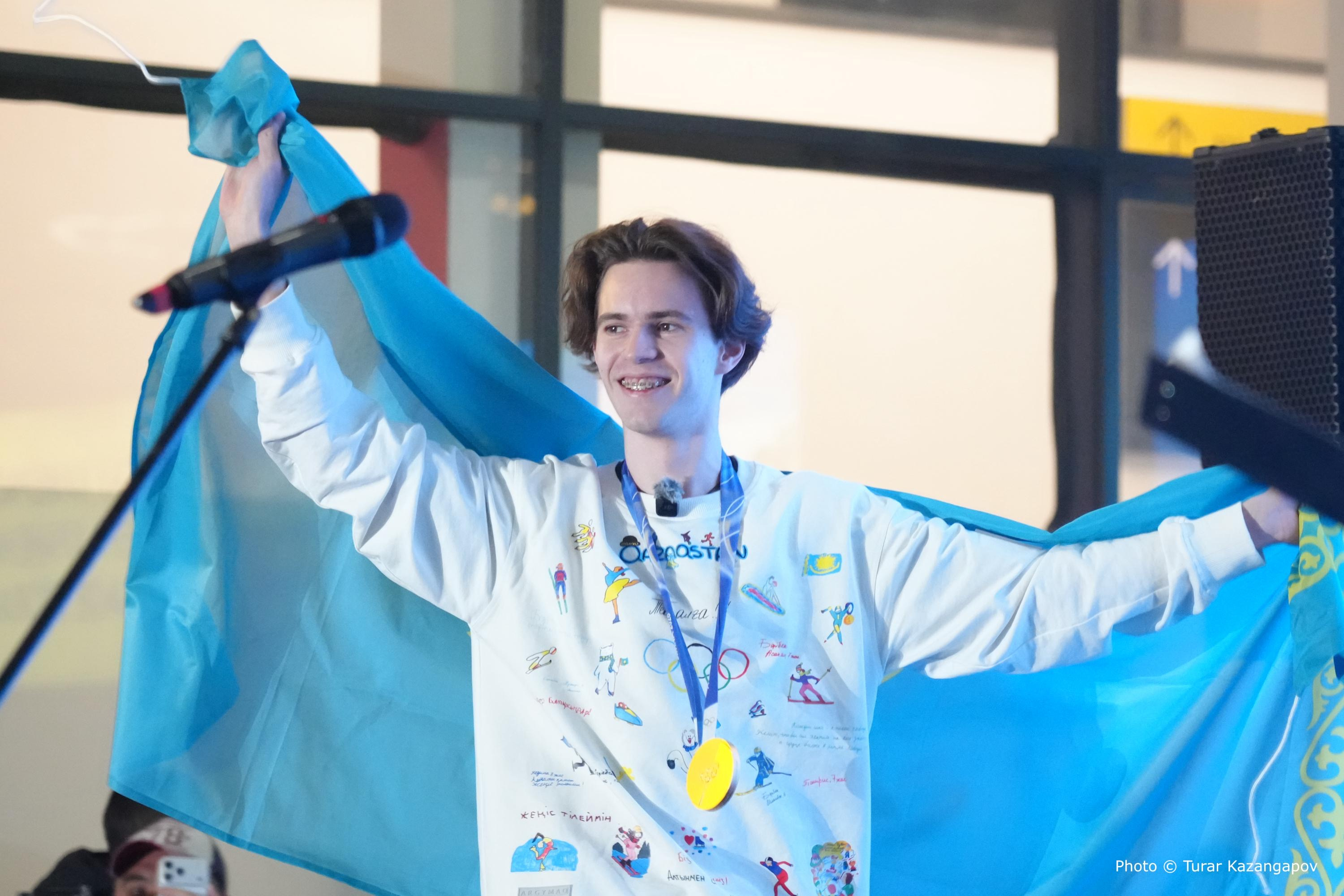 Головкин, министр и дорогие подарки: как Астана встретила олимпийского чемпиона Шайдорова