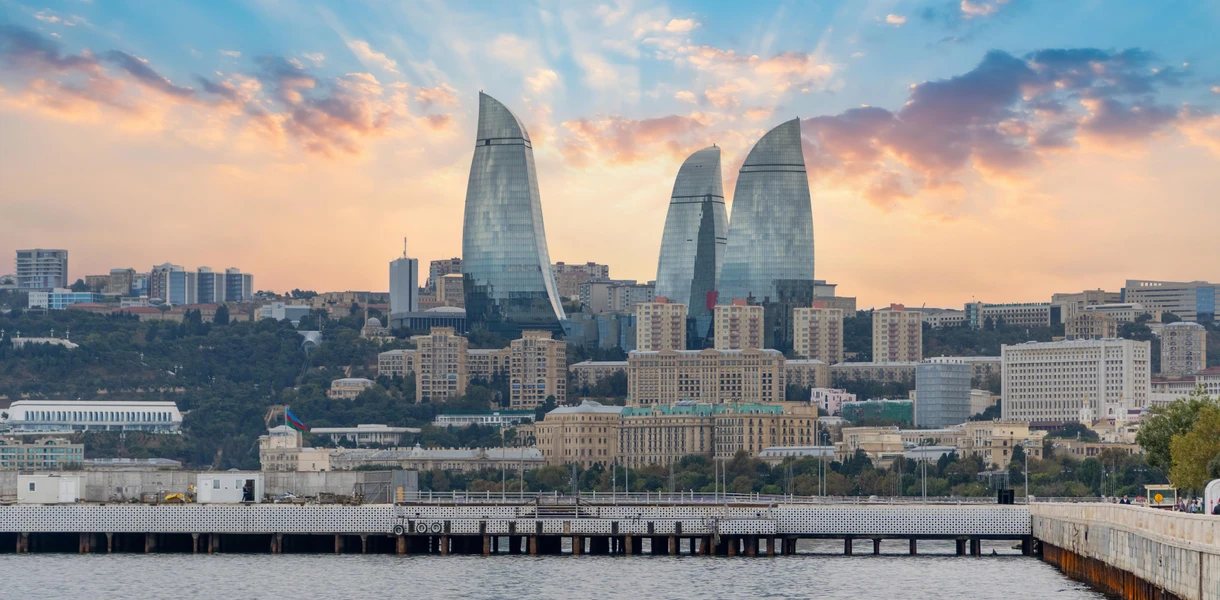 Дрон из Ирана ударил по аэропорту Азербайджана: Баку пригрозил ответными действиями
