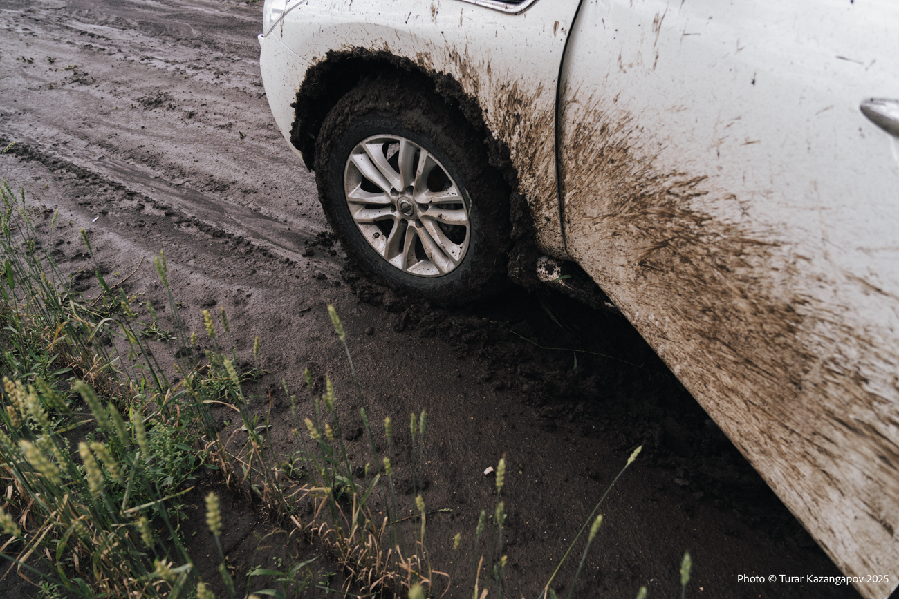 Человека зажало в машине после крупного ДТП на трассе Алматы — Усть-Каменогорск