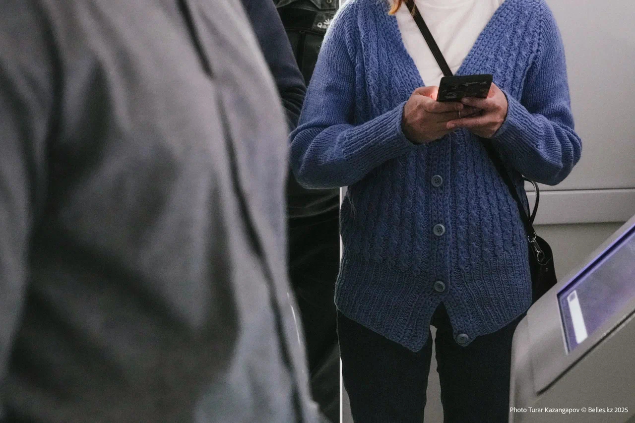 Пожилой женщине в Мангистау навязали массажёр почти за миллион тенге