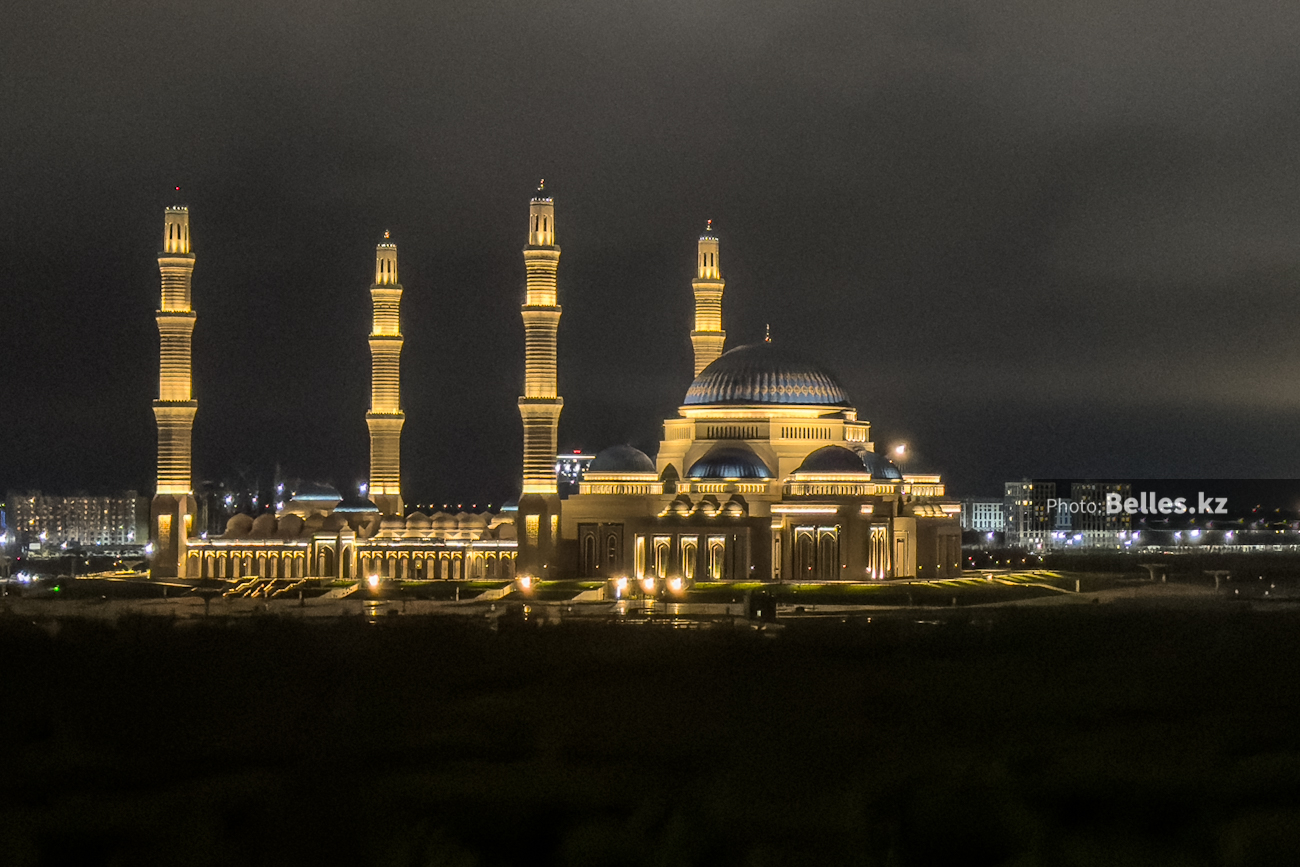 Қадір түні наступает в Казахстане — ночь особых молитв и прощения