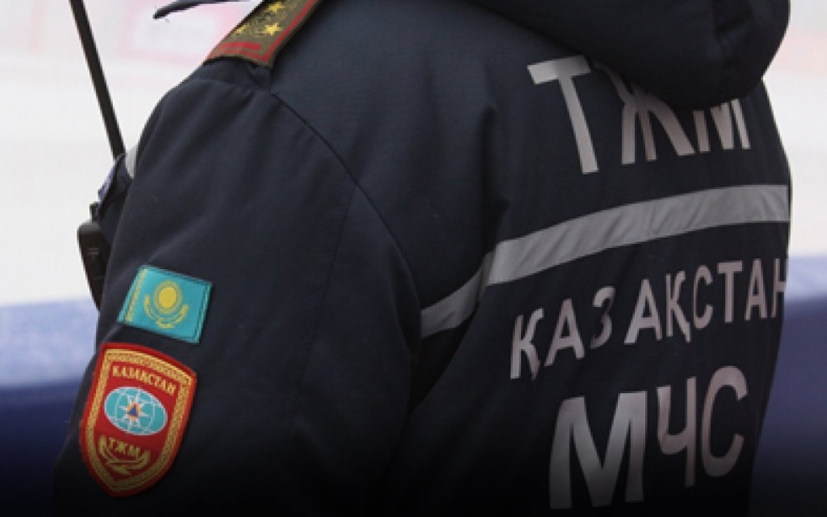 Спасатель погиб при попытке вытащить рыбака из воды в области Жетысу