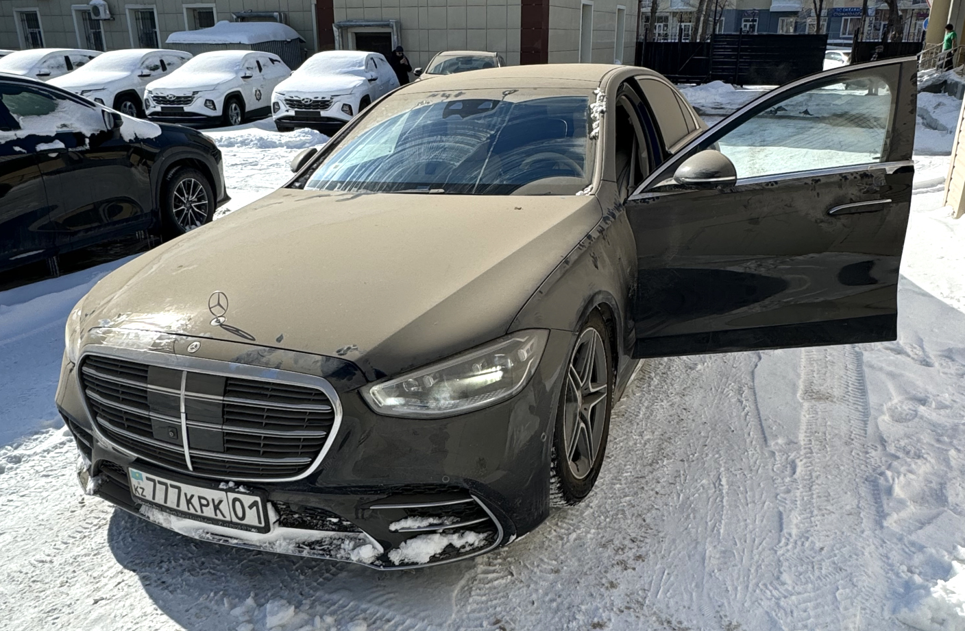 Автомобиль Перизат Кайрат выставили на торги за 79 млн тенге