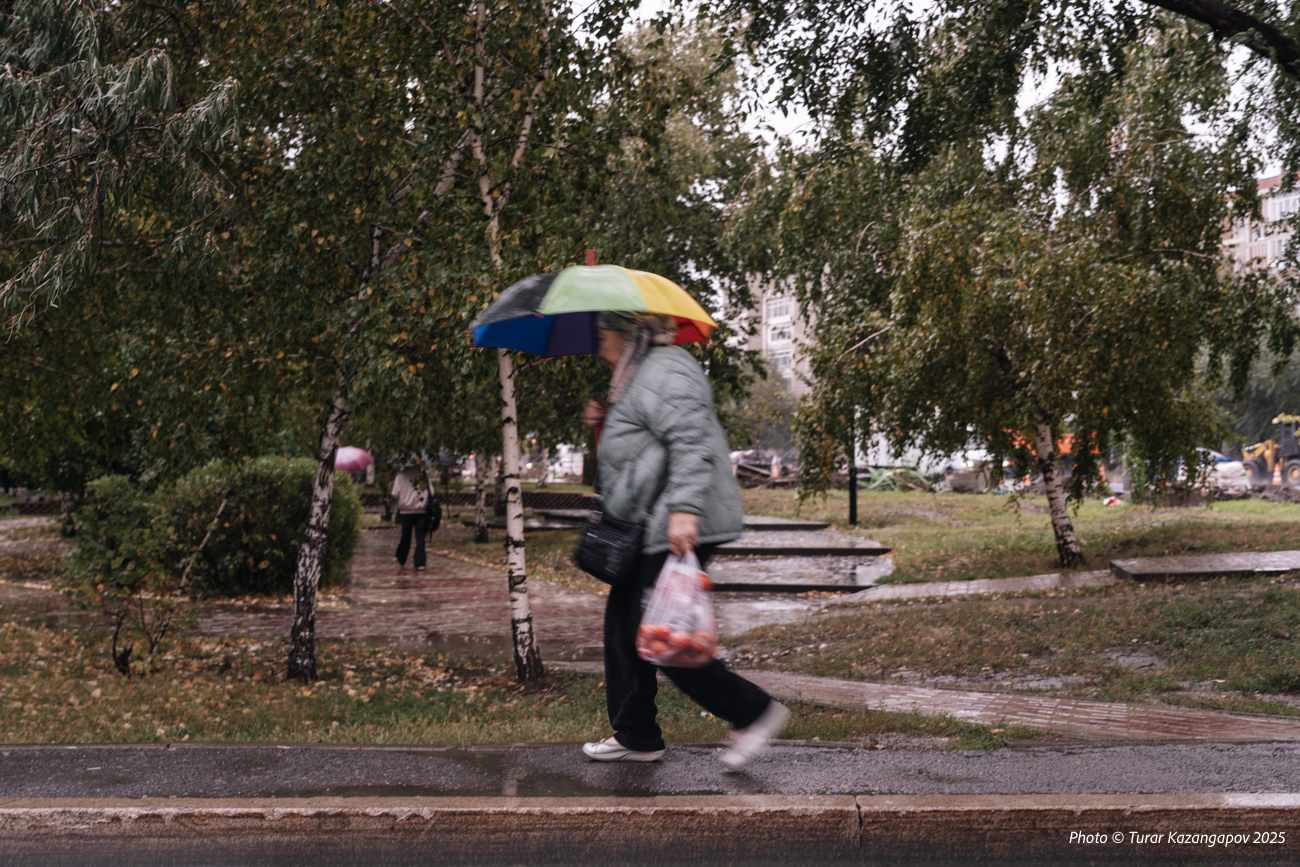 Ветер до 28 м/с, грозы и пыльная буря: штормовое предупреждение объявили в 16 регионах Казахстана