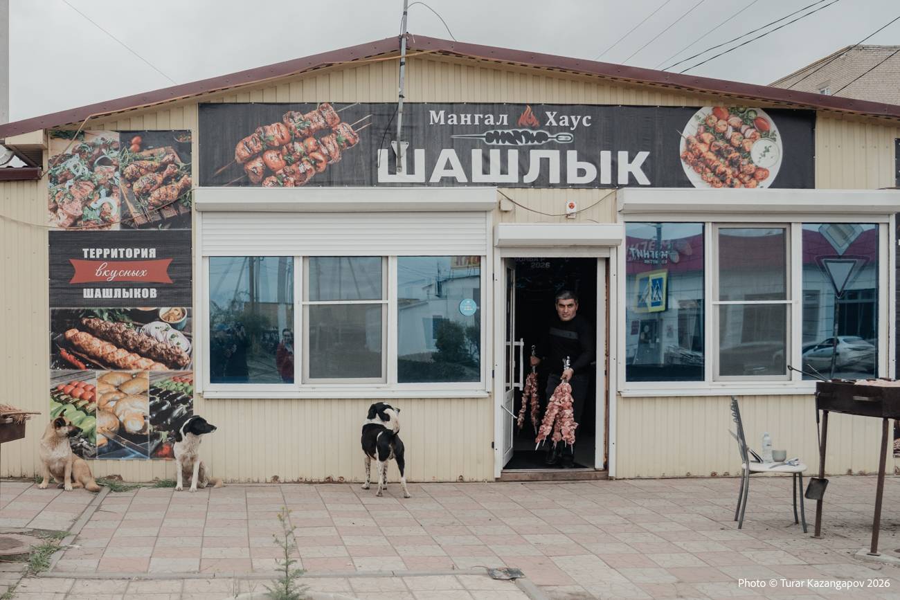 «Комики преувеличили?»: Репортаж из самого ироничного города в СНГ