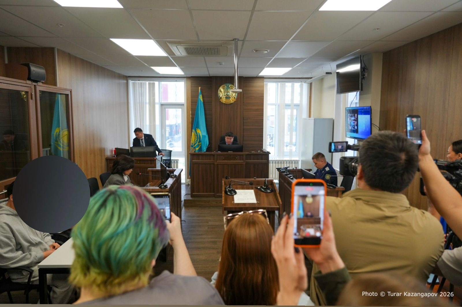 Блогеров Жанабыловых просят осудить на два года