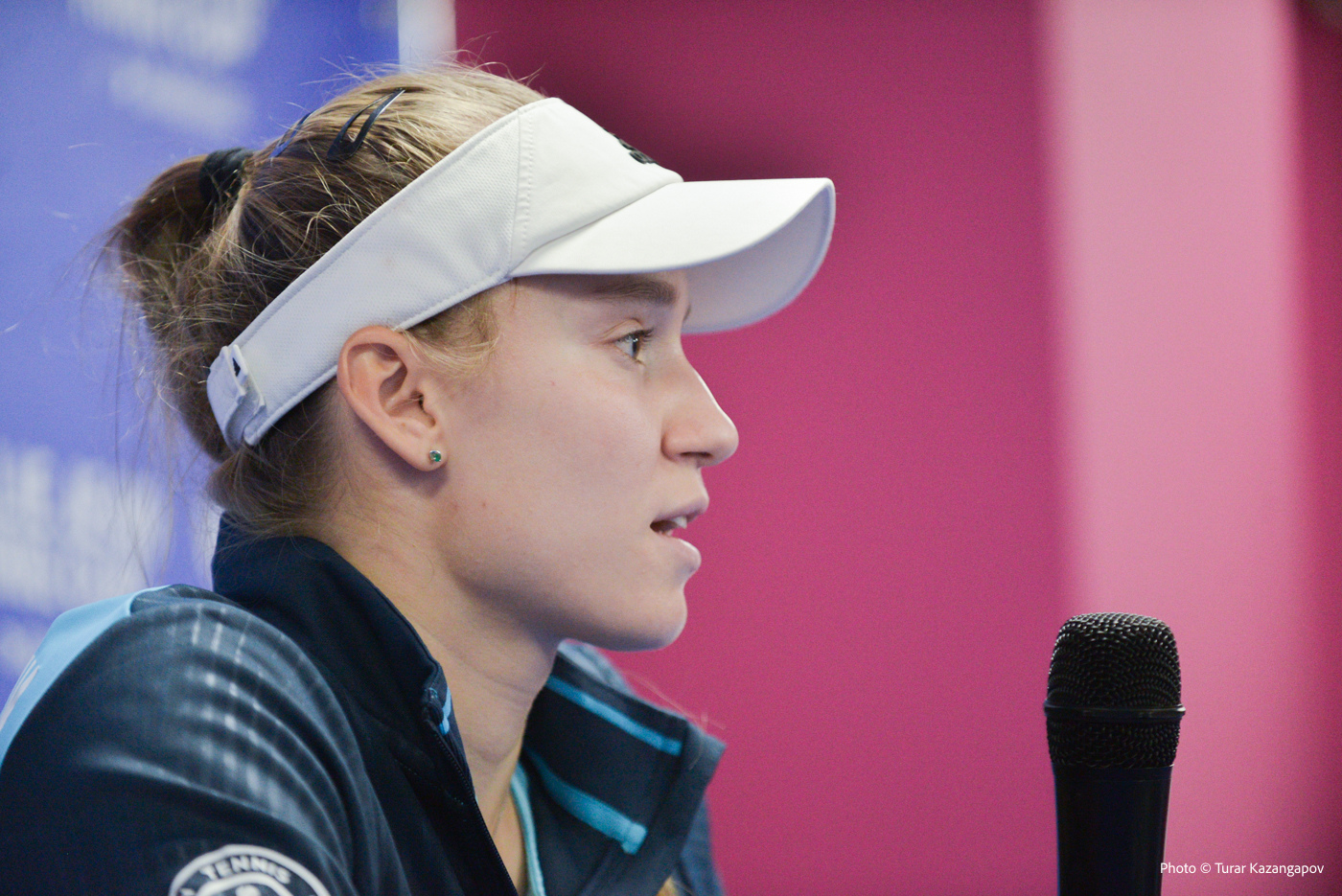 Елена Рыбакина получила травму и снялась с турнира WTA 1000