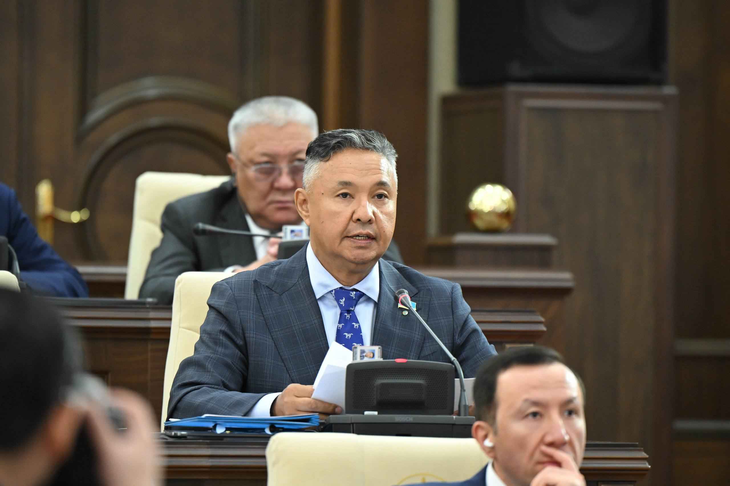 Перуашев рассказал, почему передал руководство партией и допустил уход из парламента