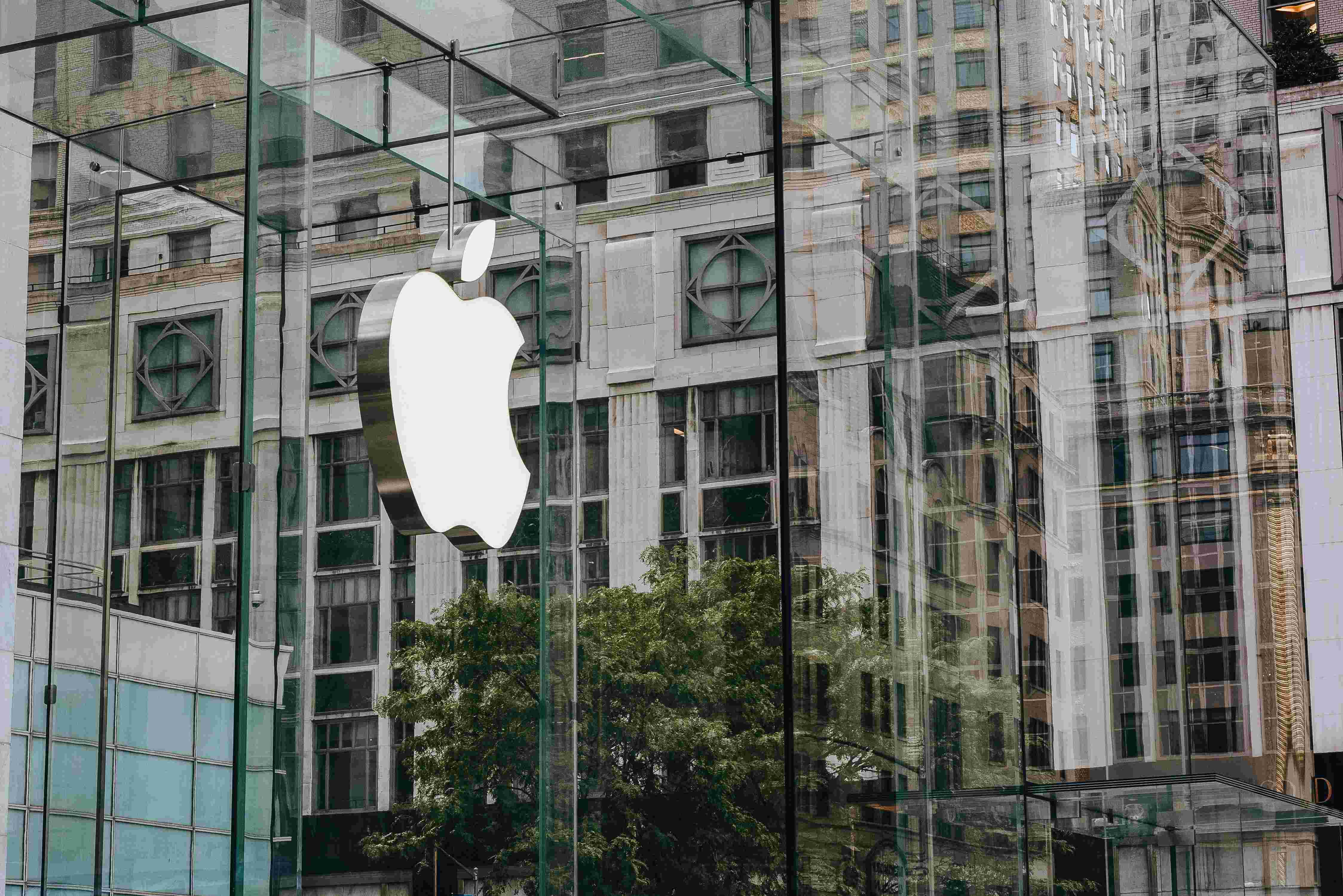 Apple предупредила о возможном подорожании iPhone и другой техники