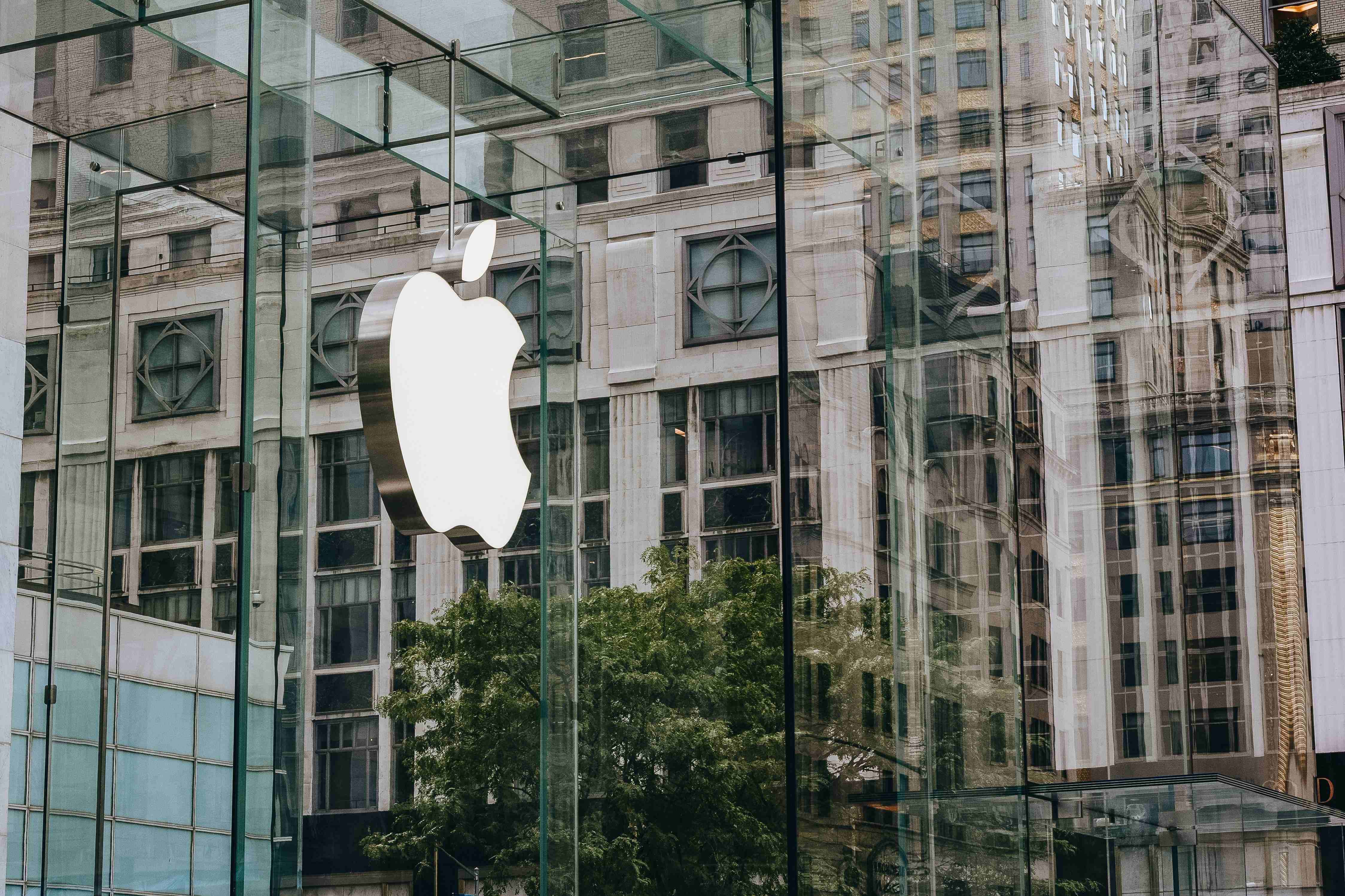 Apple предупредила о возможном подорожании iPhone и другой техники