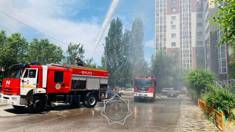 Пожар вспыхнул в ЖК «Береке» в Астане