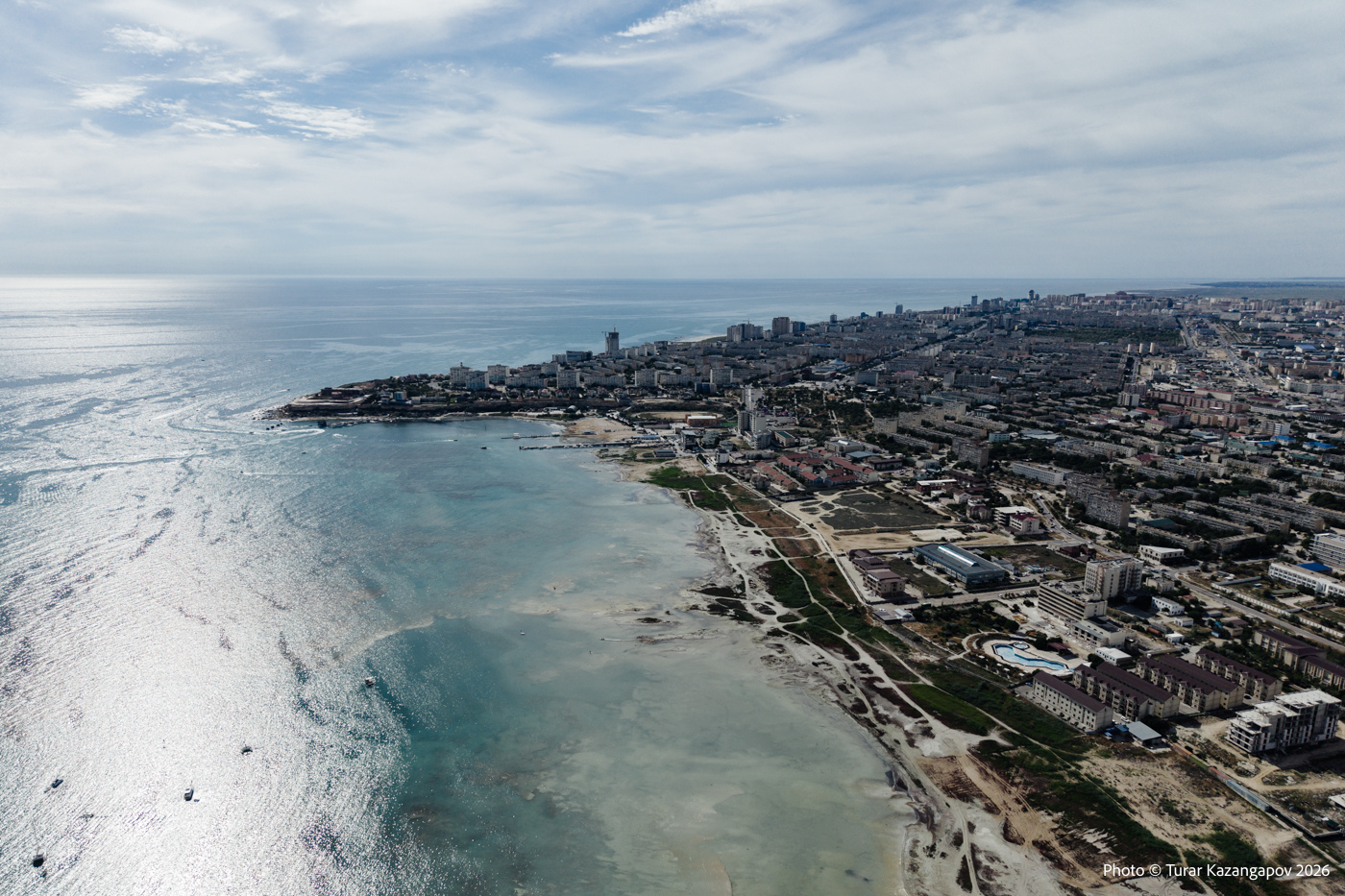 Казахстанку унесло в Каспийское море на надувном круге