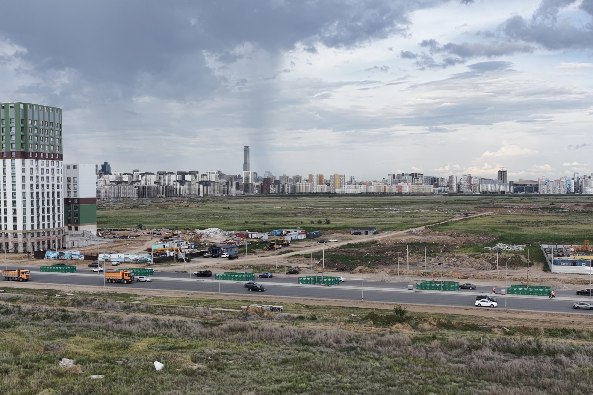 Вторая очередь LRT: на улице Айтматова начались подготовительные работы