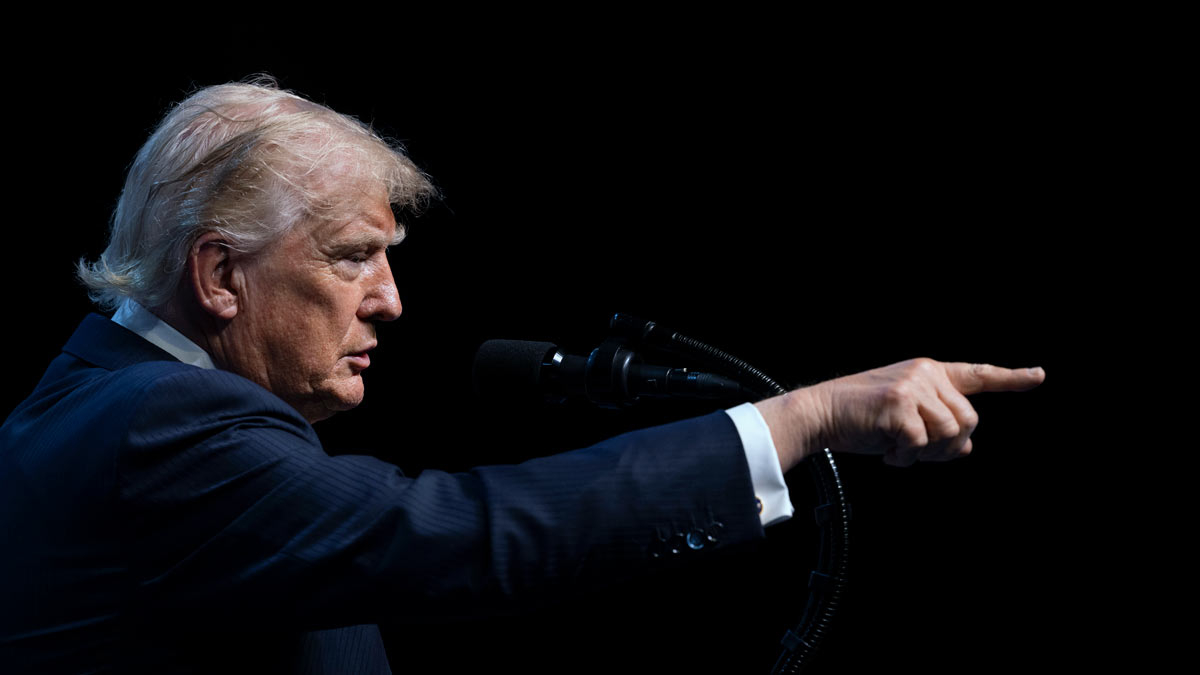 Трамп заявил, что приказал «разбомбить» Иран в случае своего убийства