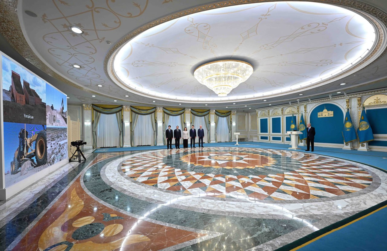Новая трасса сократит путь грузов из Китая в Европу на тысячу километров