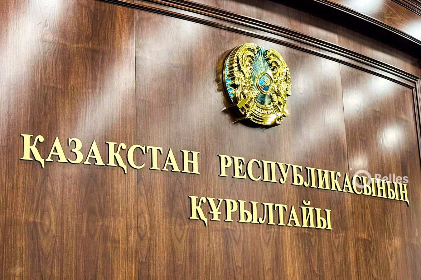 «Поздравить маму уже не получится?»: депутатам Курултая запретили личные обращения с трибуны